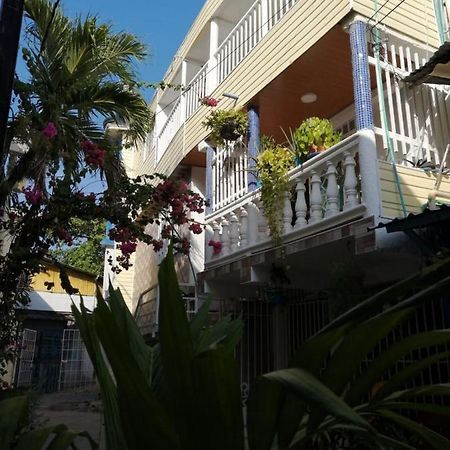 Bluehouse Sai San Andrés Exterior foto